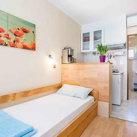 In - Insel 41240 Apartamento *