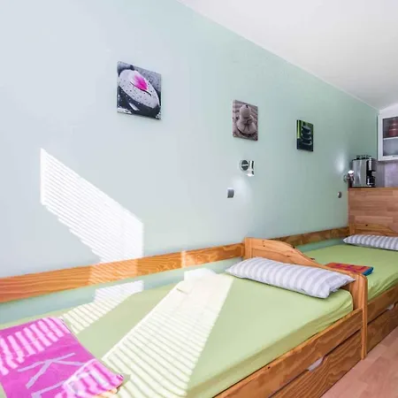 In - Insel 41240 Apartamento *